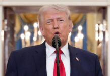 ‘জয়ের পথে’ যুক্তরাষ্ট্র, আরও হামলার হুঁশিয়ারি ট্রাম্পের